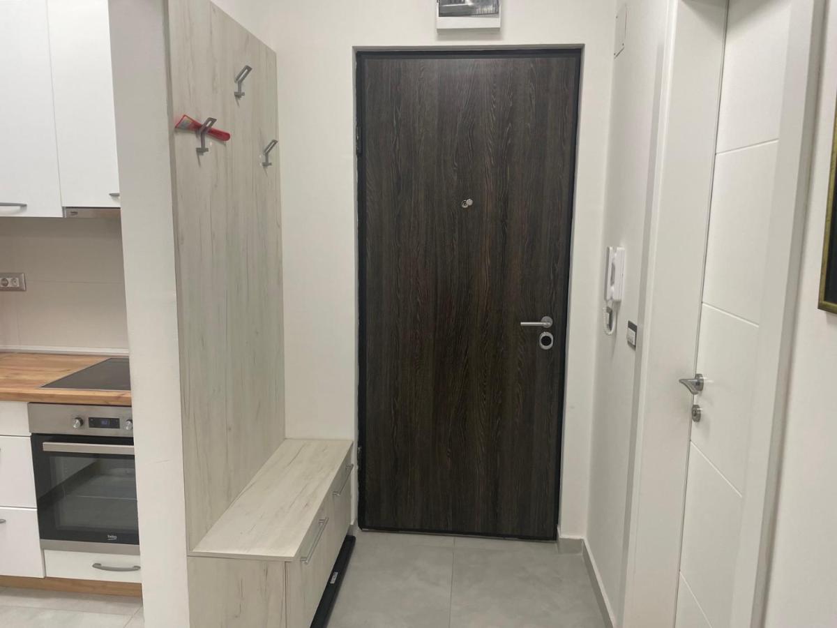 Apartment Barcelona Zemun Belgrade Exterior foto